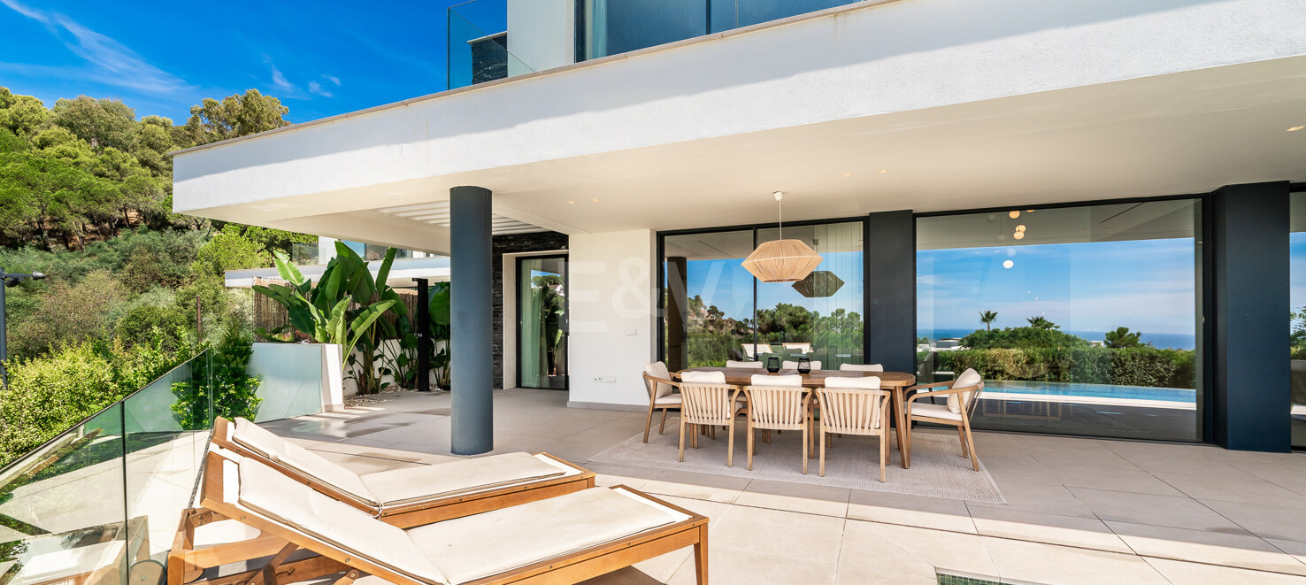 Stylish Well-Priced Contemporary Villa with Breathtaking Panoramic Views in Banus Heights, Benahavis