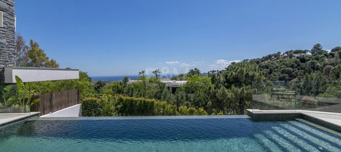 Stylish Well-Priced Contemporary Villa with Breathtaking Panoramic Views in Banus Heights, Benahavis