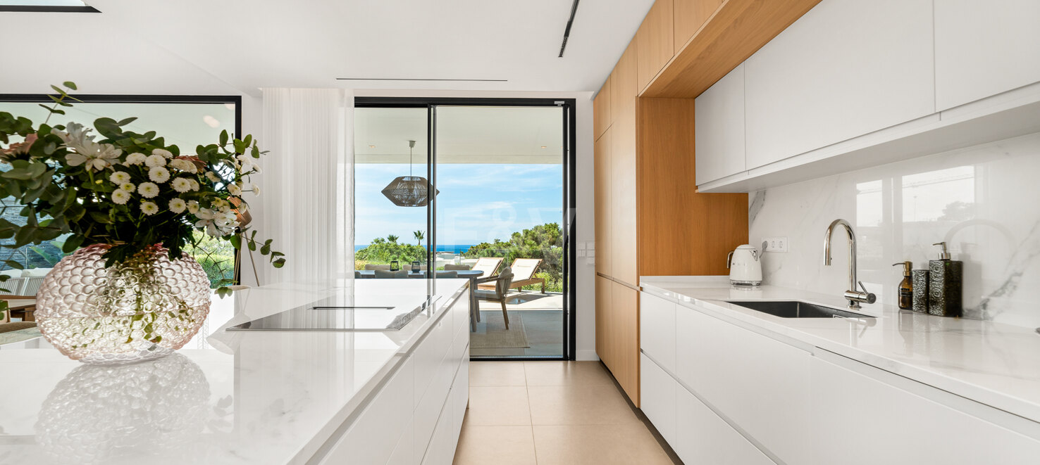 Stylish Well-Priced Contemporary Villa with Breathtaking Panoramic Views in Banus Heights, Benahavis
