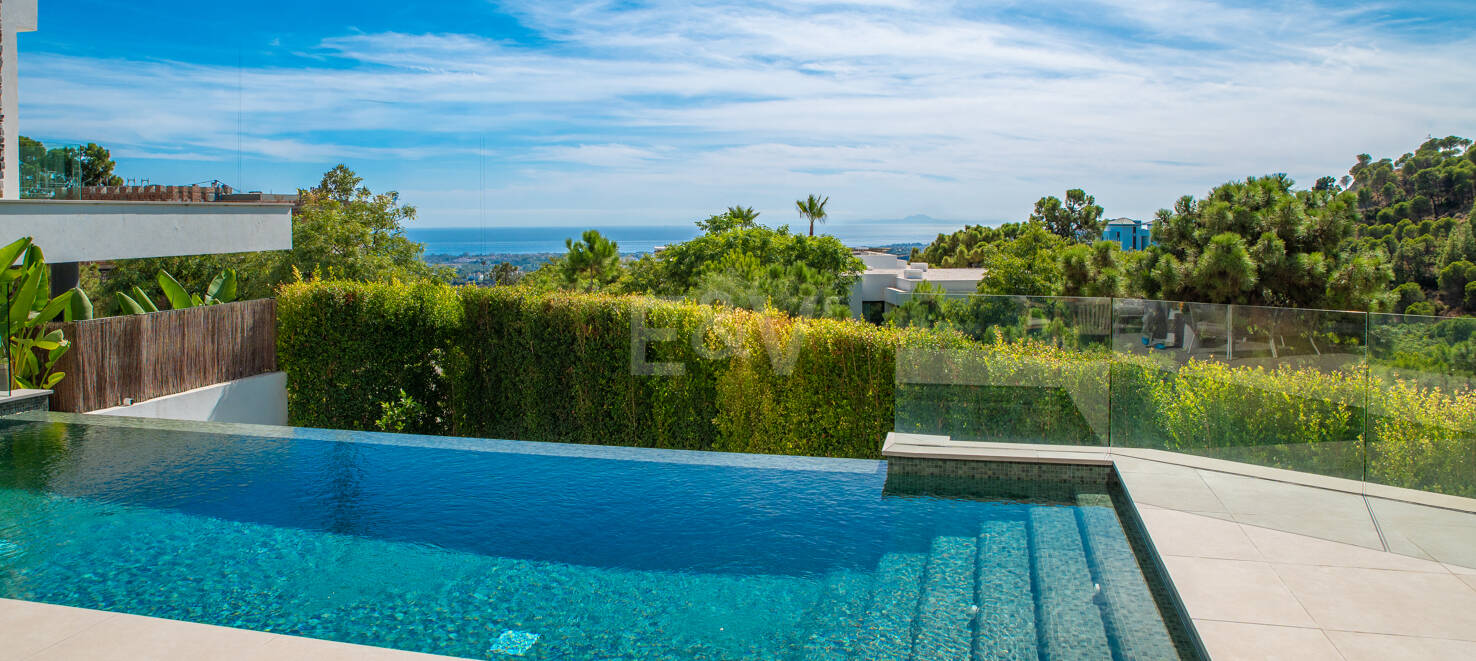 Stylish Well-Priced Contemporary Villa with Breathtaking Panoramic Views in Banus Heights, Benahavis