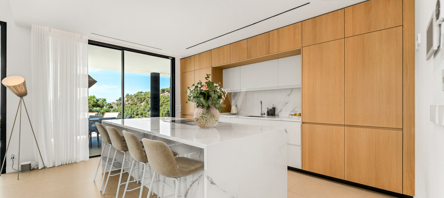 Stylish Well-Priced Contemporary Villa with Breathtaking Panoramic Views in Banus Heights, Benahavis