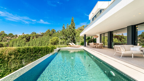 Stilvolle Moderne Villa mit Exzellentem Wert und Atemberaubendem Panoramablick in Banus Heights, Benahavis