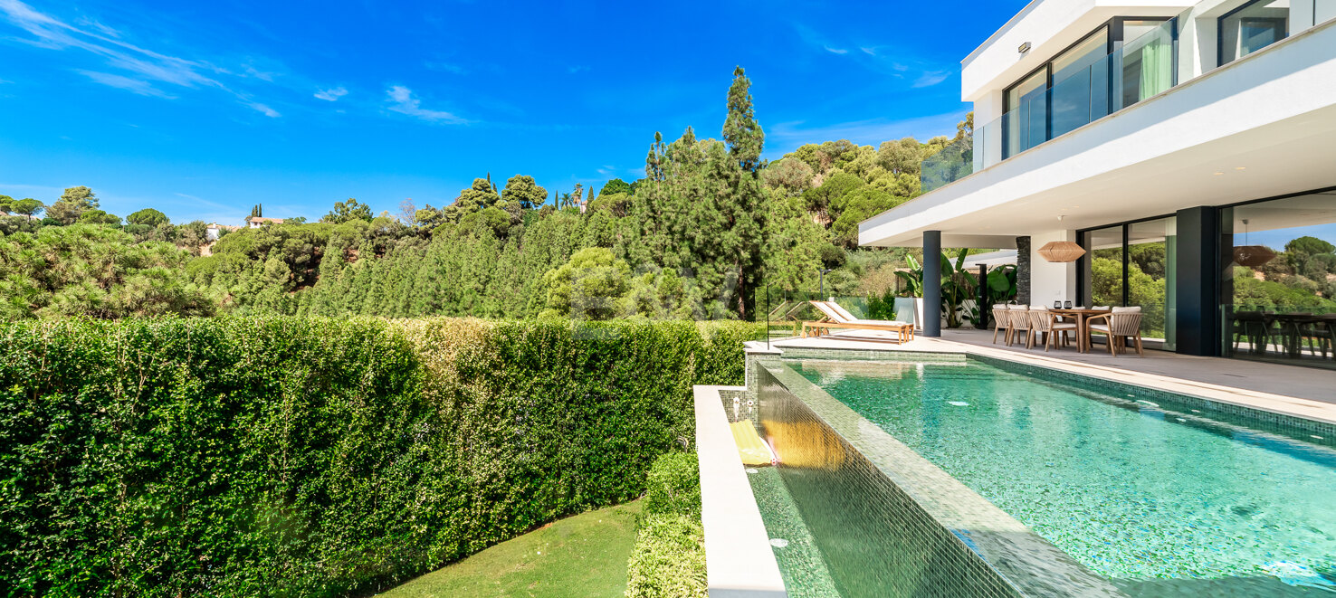 Stylish Well-Priced Contemporary Villa with Breathtaking Panoramic Views in Banus Heights, Benahavis