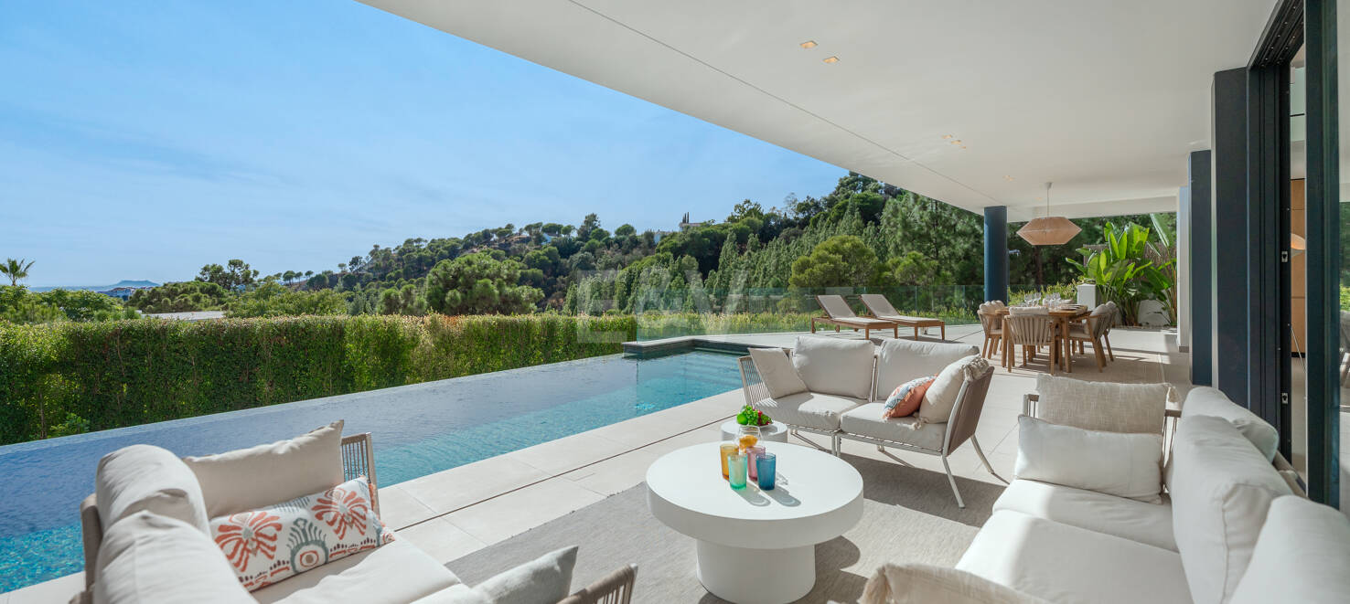Stylish Well-Priced Contemporary Villa with Breathtaking Panoramic Views in Banus Heights, Benahavis