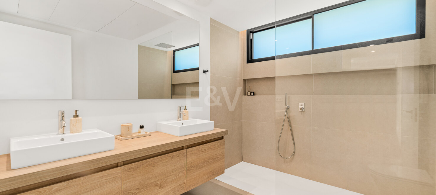 Stylish Well-Priced Contemporary Villa with Breathtaking Panoramic Views in Banus Heights, Benahavis