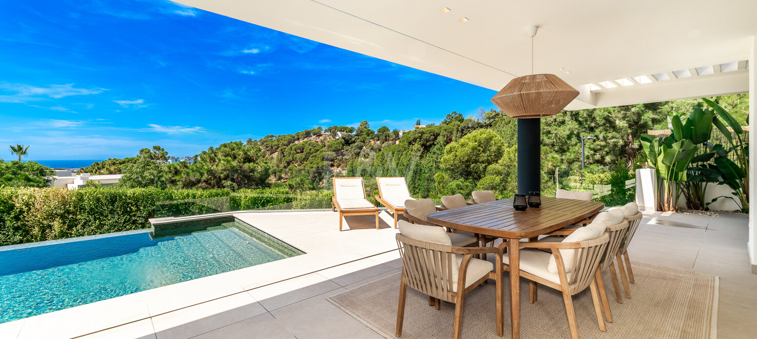 Stylish Well-Priced Contemporary Villa with Breathtaking Panoramic Views in Banus Heights, Benahavis