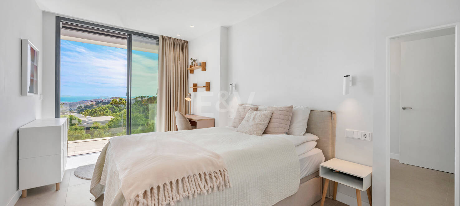 Stylish Well-Priced Contemporary Villa with Breathtaking Panoramic Views in Banus Heights, Benahavis