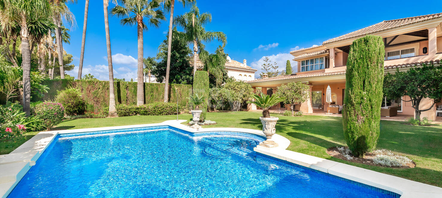 Willa na sprzedaż w Nueva Andalucia, Marbella (Wszystkie obszary)