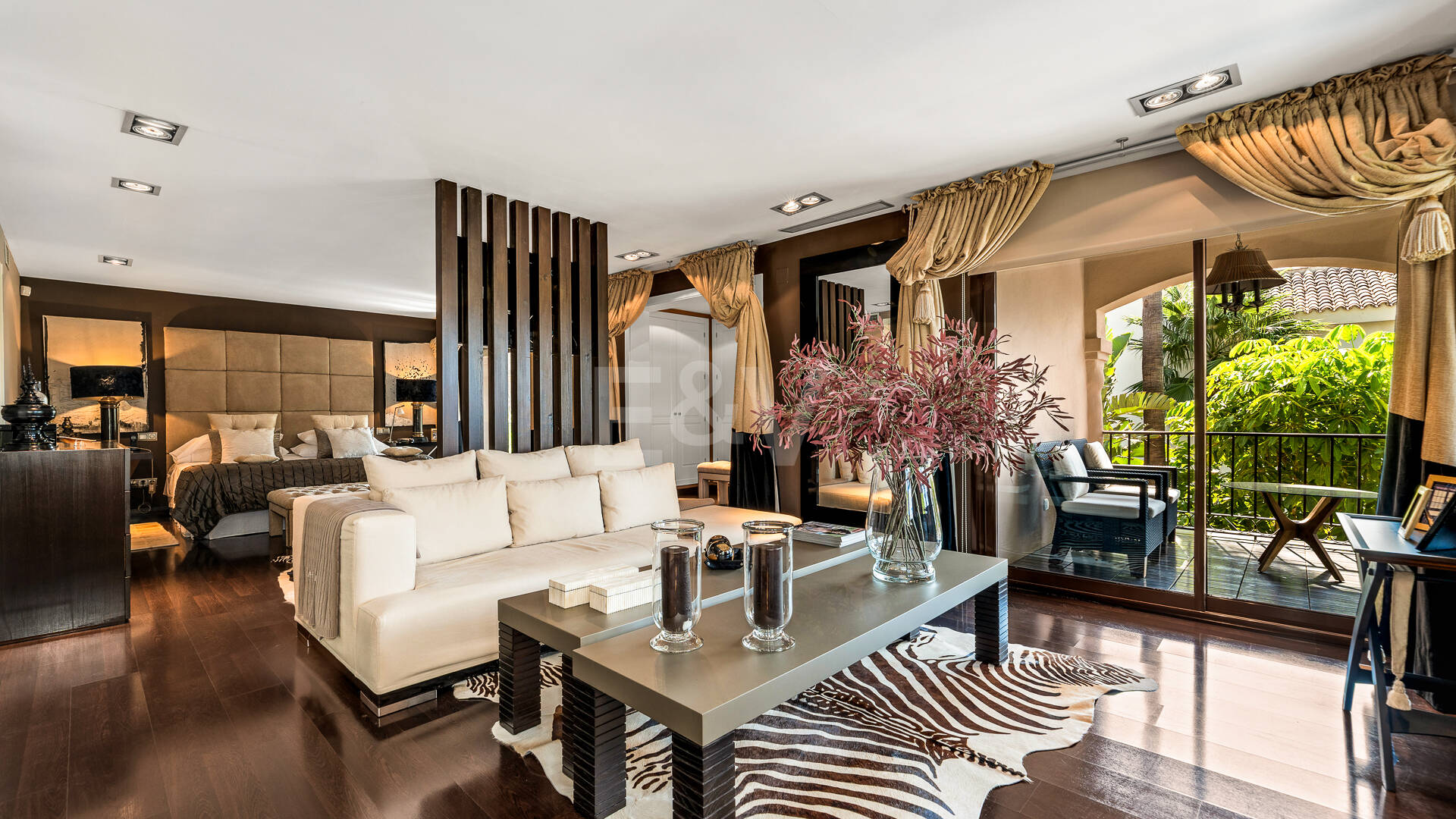Beachside Elegant Traditional villa in Los Monteros