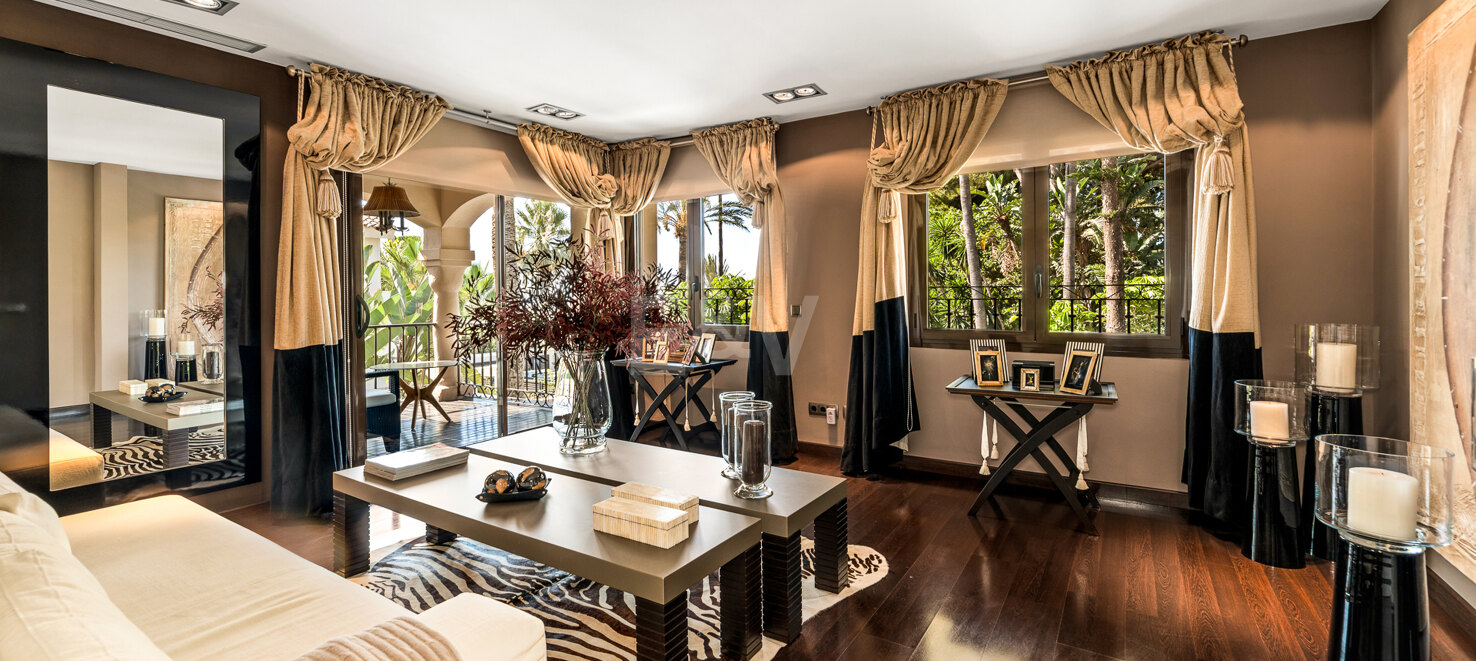 Beachside Elegant Traditional villa in Los Monteros
