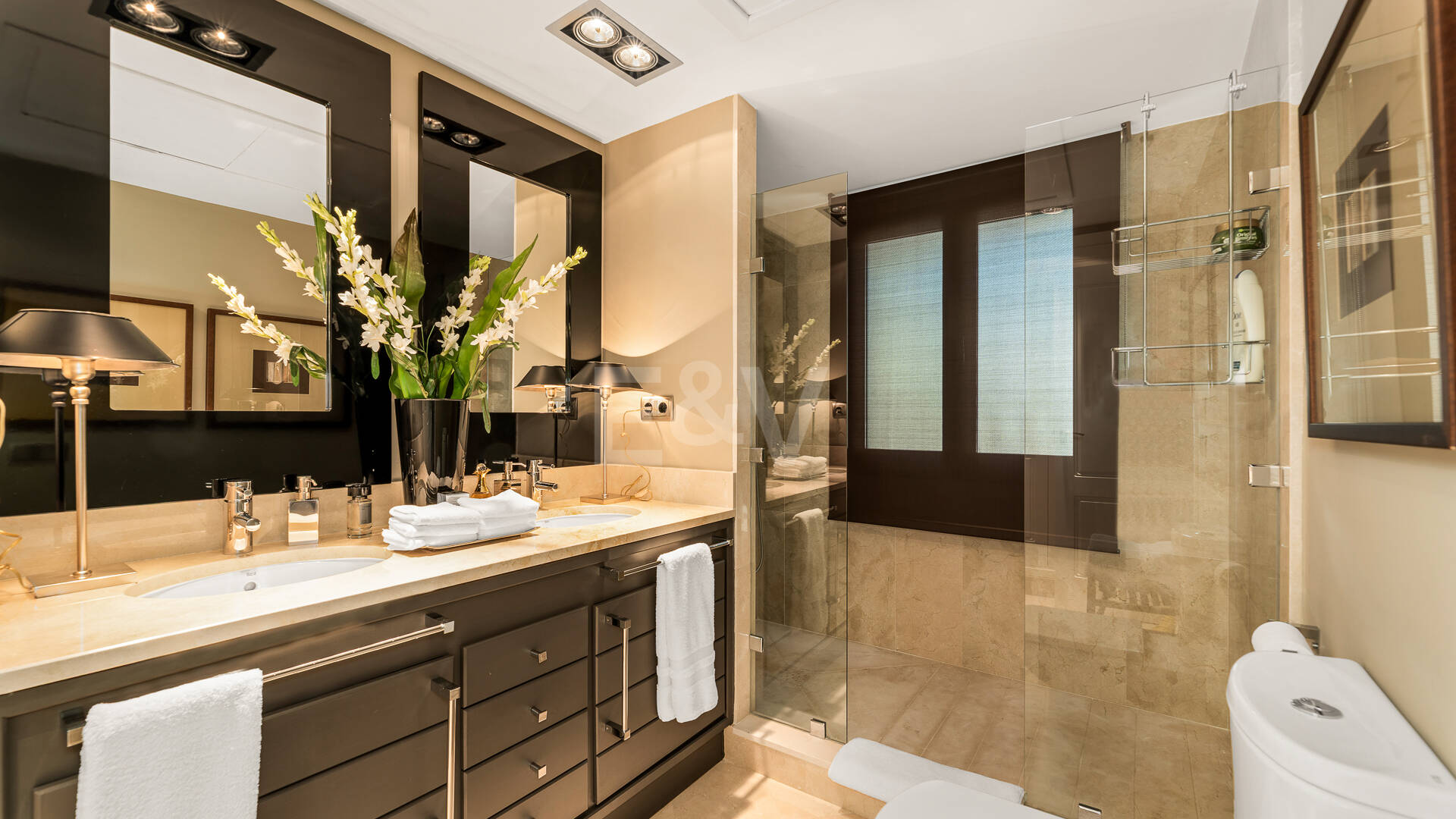 Beachside Elegant Traditional villa in Los Monteros