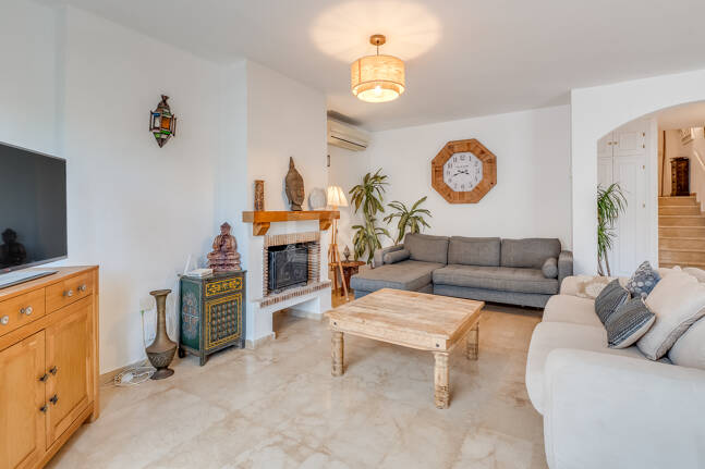 Townhouse nära stranden i Costabella