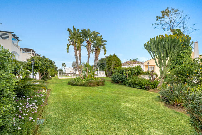 Townhouse nära stranden i Costabella