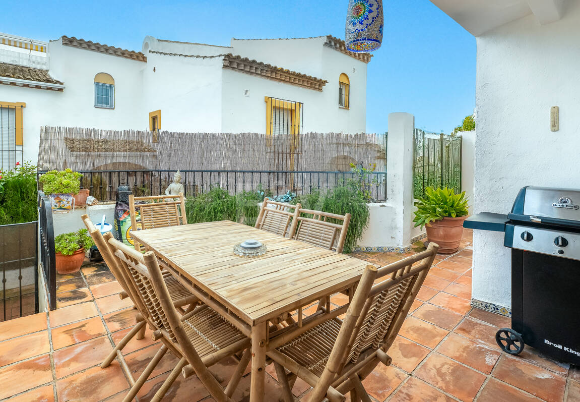 Townhouse nära stranden i Costabella