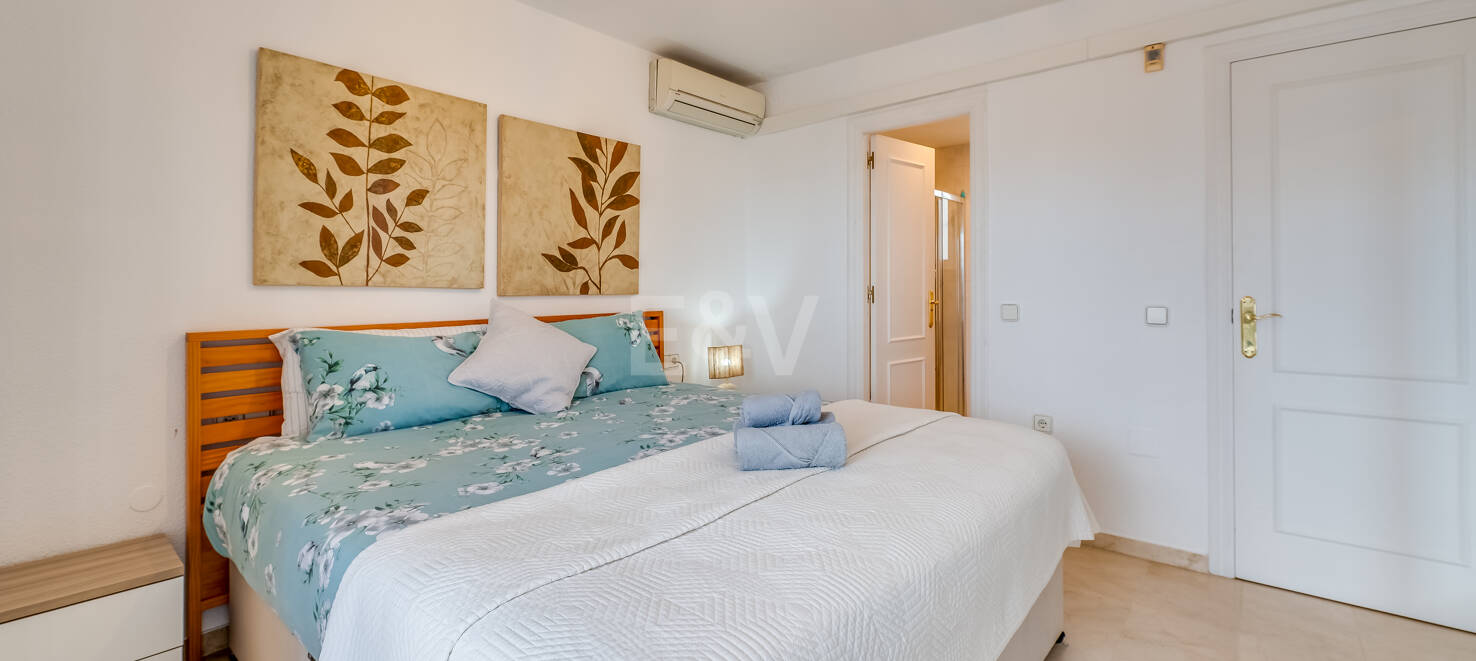 Townhouse Close to the Beach in Costabella
