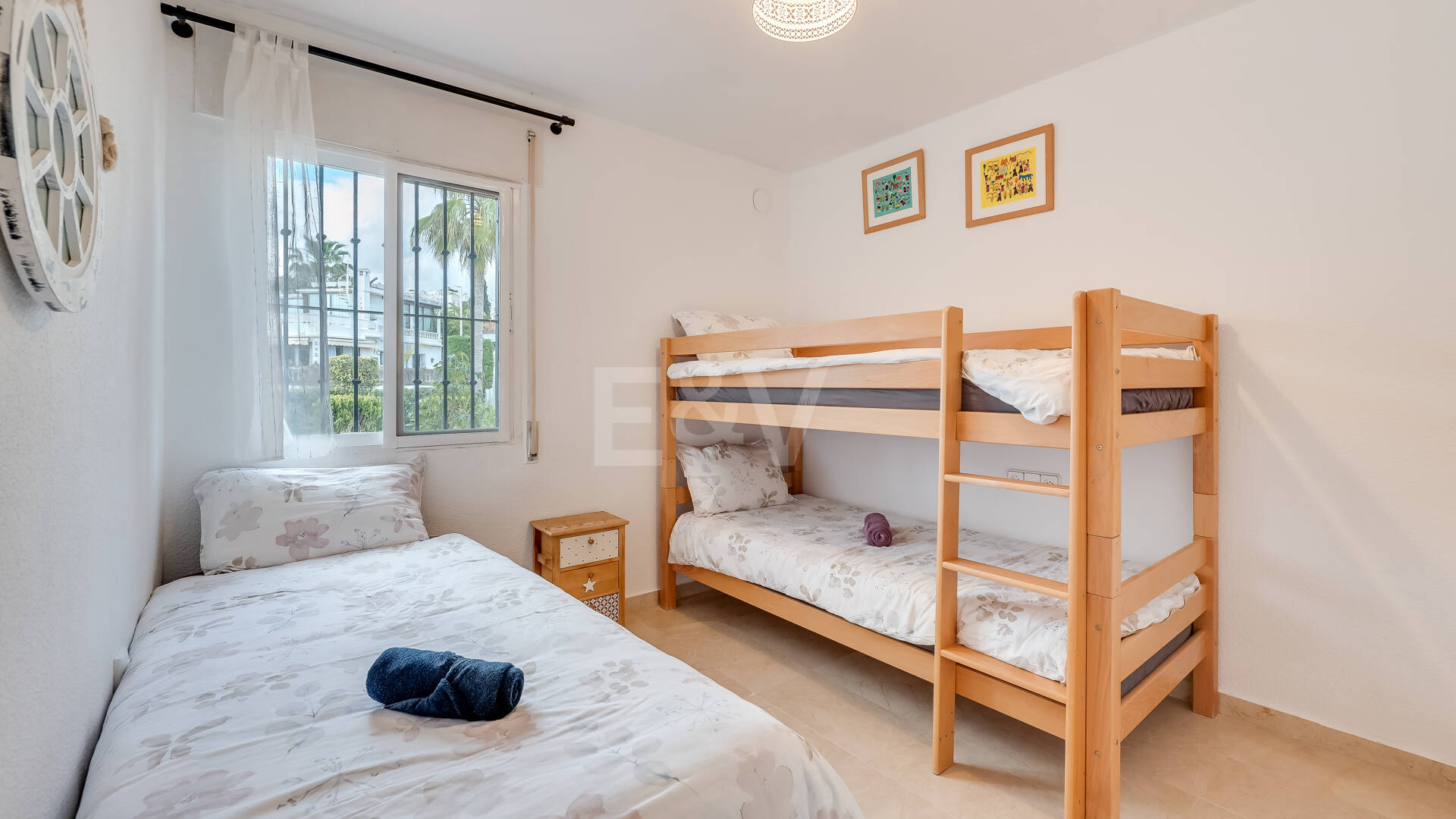 Townhouse nära stranden i Costabella