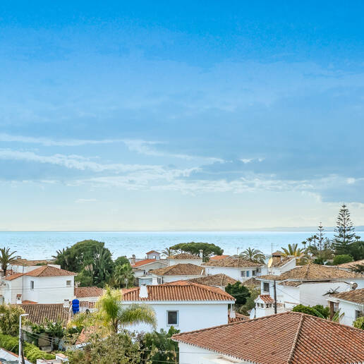 Townhouse Close to the Beach in Costabella