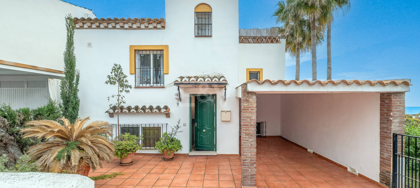 Townhouse Close to the Beach in Costabella