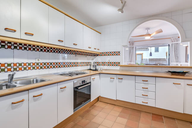 Townhouse nära stranden i Costabella