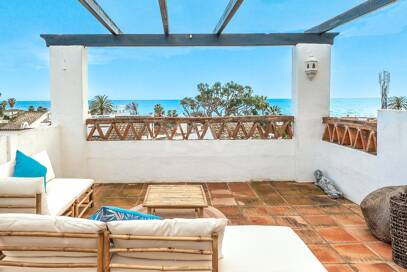 Townhouse nära stranden i Costabella