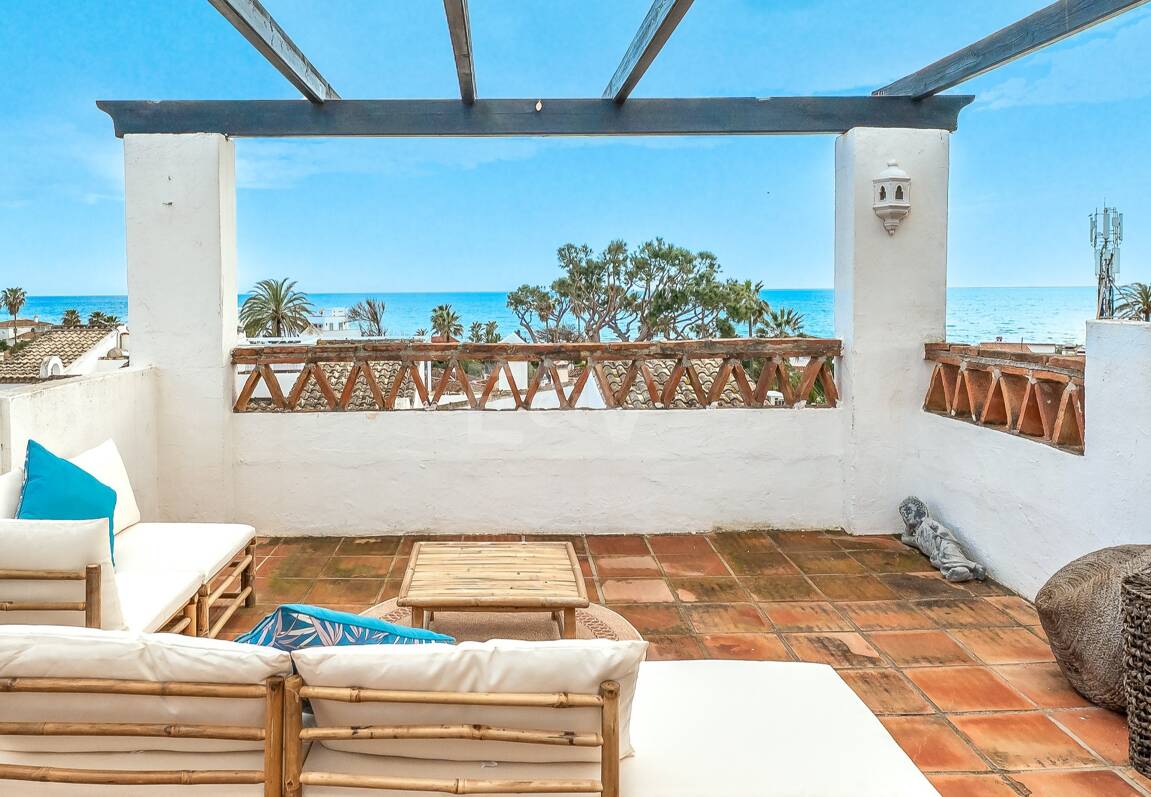 Townhouse nära stranden i Costabella