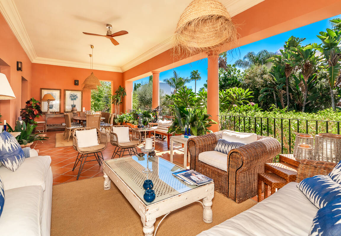 Elegant Villa Next to the Exclusive Puente Romano Resort