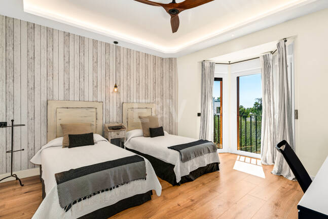 Elegant Villa Next to the Exclusive Puente Romano Resort