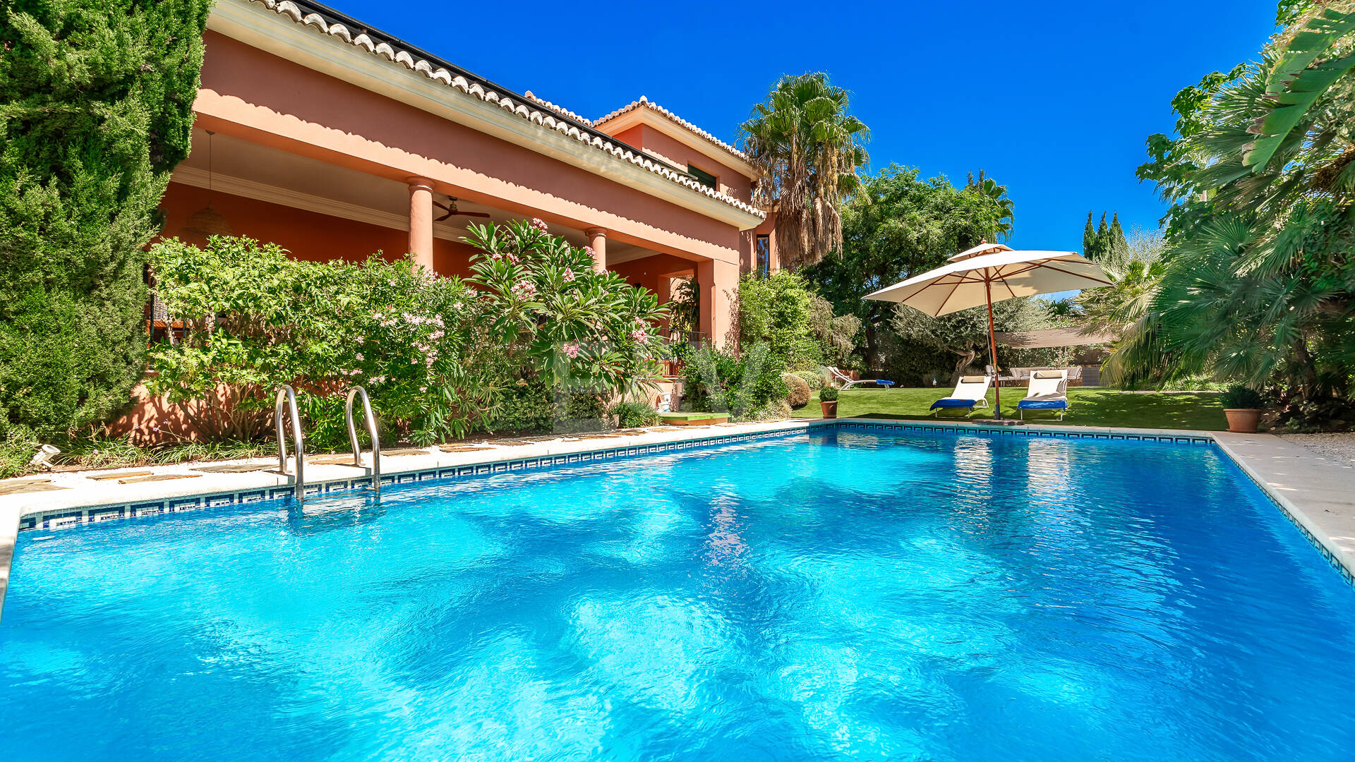 Elegante Villa in der Nähe des exklusiven Puente Romano Resorts