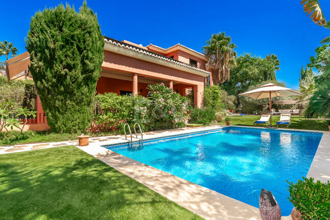 Elegant Villa Next to the Exclusive Puente Romano Resort