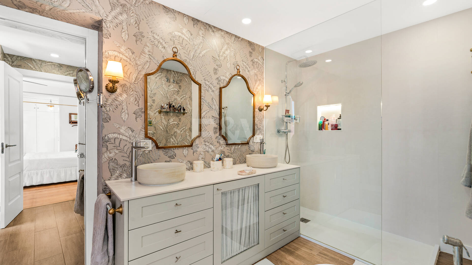 Elegant Villa Next to the Exclusive Puente Romano Resort