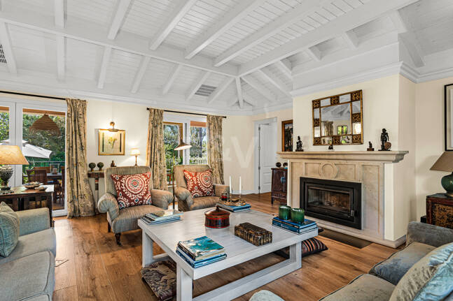 Elegant Villa Next to the Exclusive Puente Romano Resort