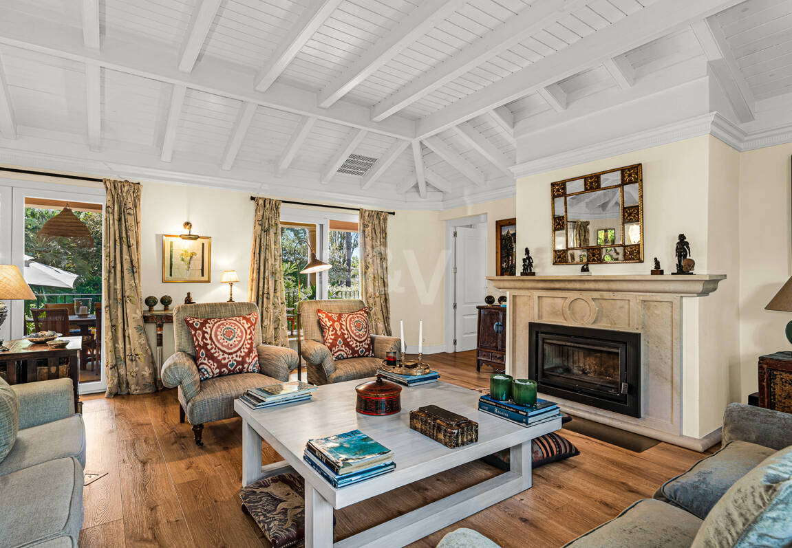 Elegant Villa Next to the Exclusive Puente Romano Resort