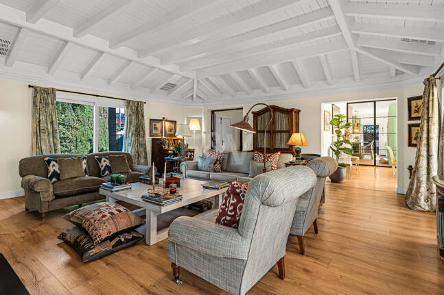 Elegant Villa Next to the Exclusive Puente Romano Resort