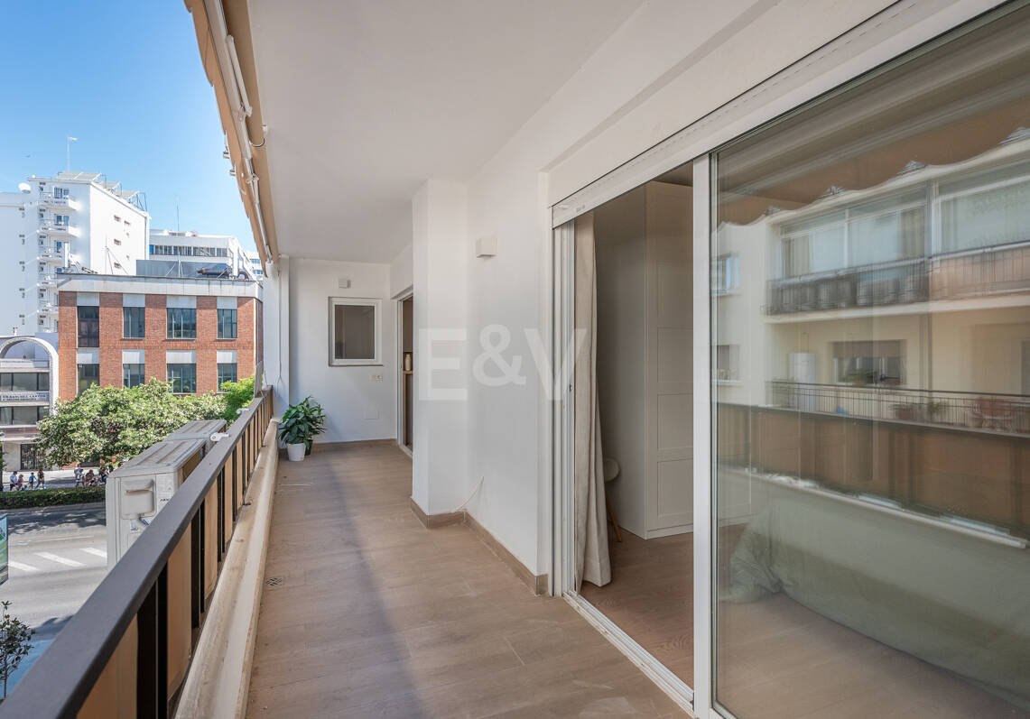 Modernes Apartment mit Privatem Balkon im Lebendigen Zentrum von Marbella