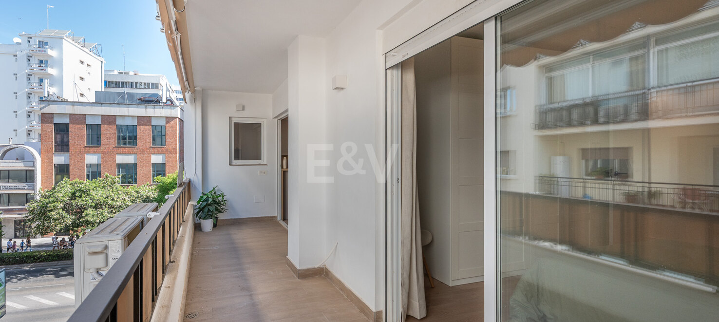 Modern Apartment with Private Balcony in Marbella’s Vibrant Centre