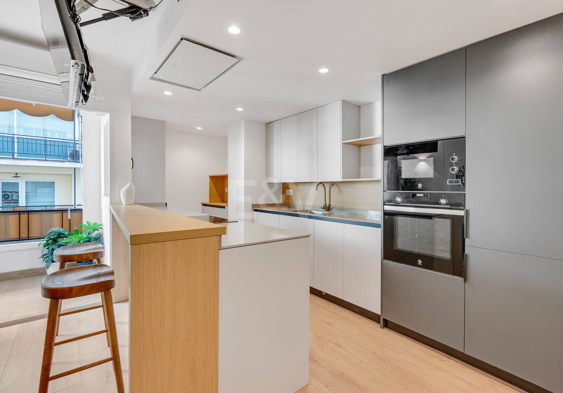 Modernes Apartment mit Privatem Balkon im Lebendigen Zentrum von Marbella