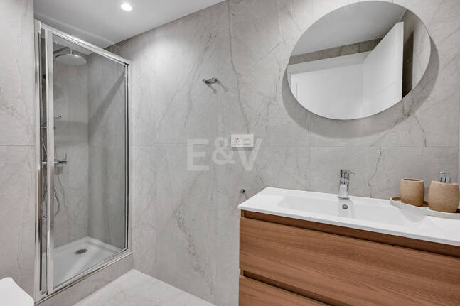 Modern Apartment with Private Balcony in Marbella’s Vibrant Centre