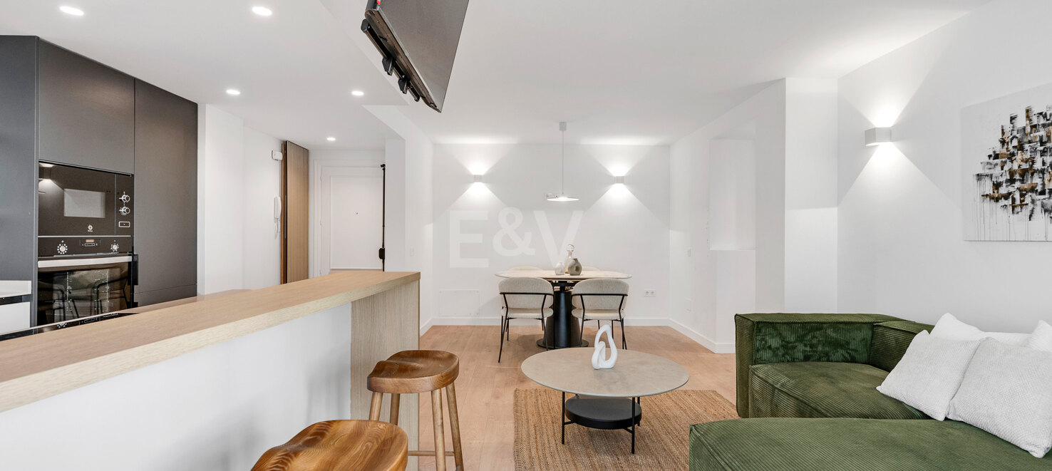 Modern Apartment with Private Balcony in Marbella’s Vibrant Centre