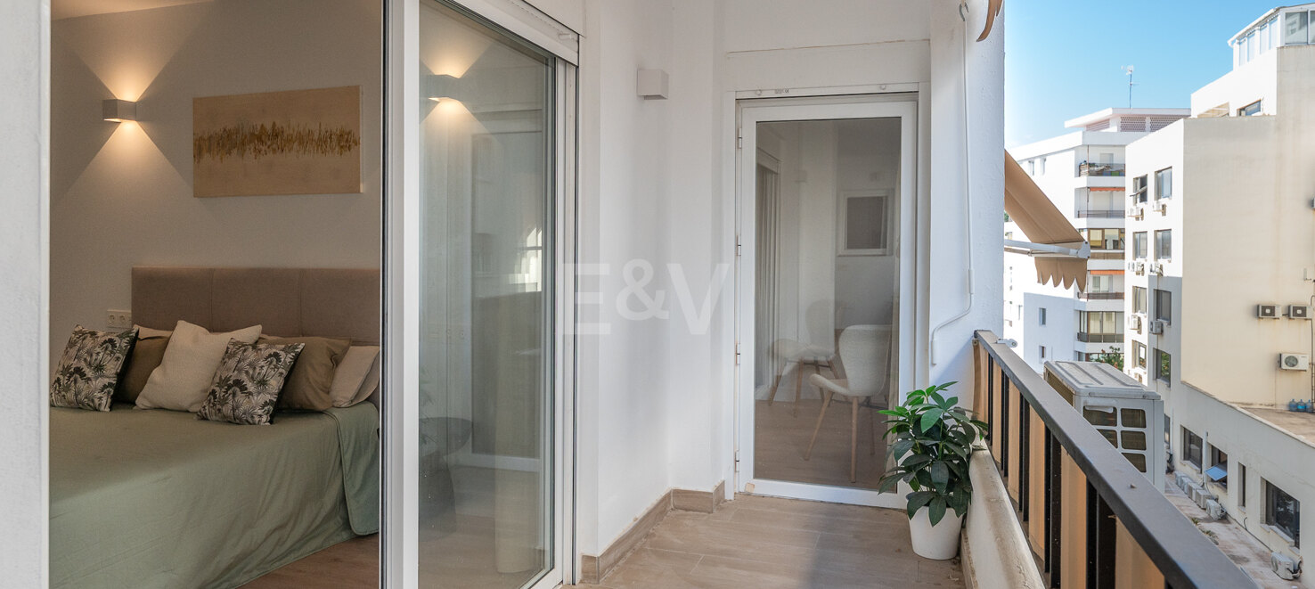 Modern Apartment with Private Balcony in Marbella’s Vibrant Centre