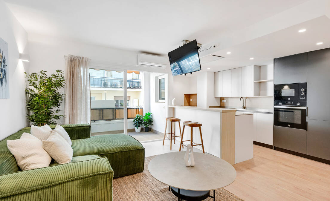 Moderno Apartamento con Balcón Privado en el Vibrante Centro de Marbella