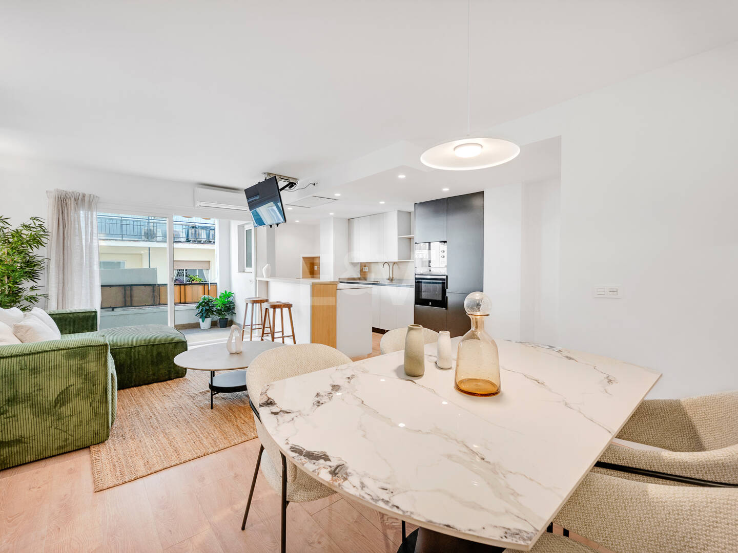 Modern Apartment with Private Balcony in Marbella’s Vibrant Centre