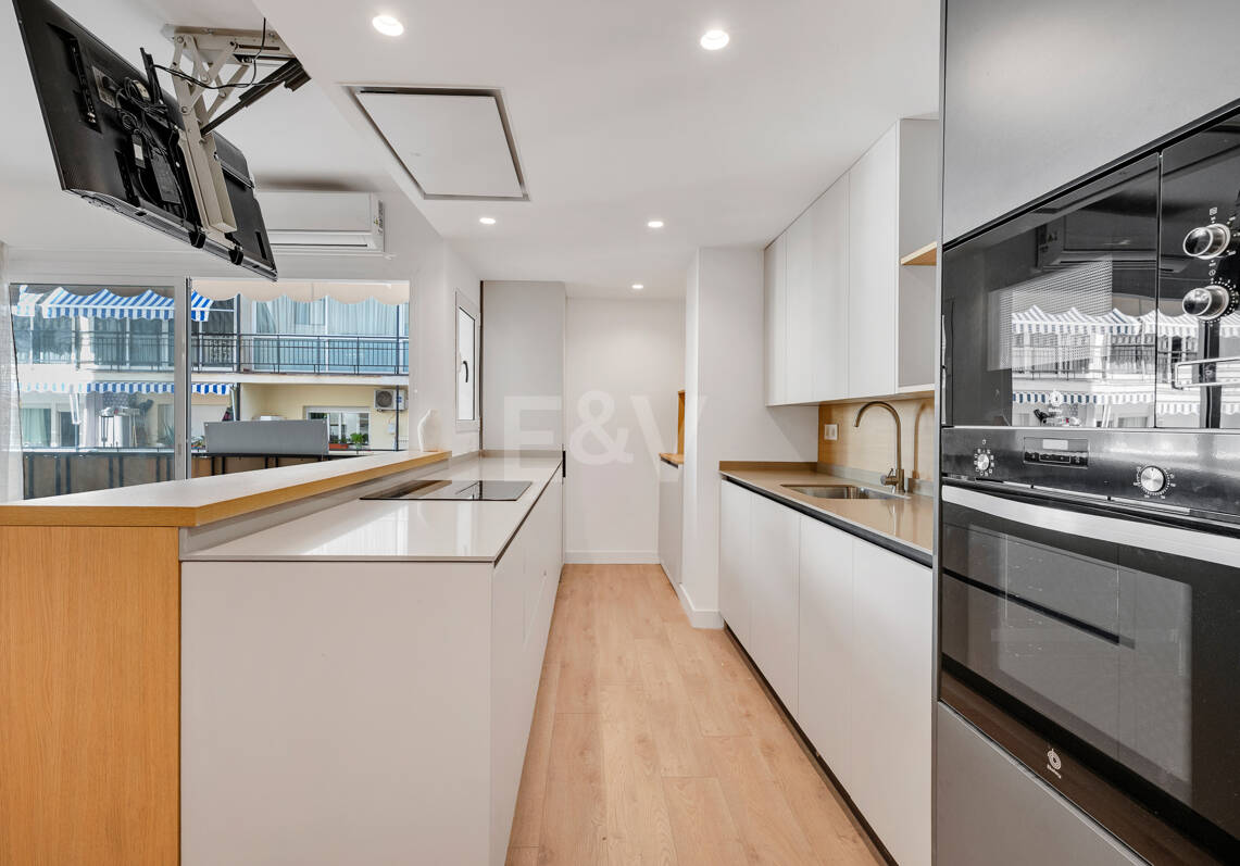 Modernes Apartment mit Privatem Balkon im Lebendigen Zentrum von Marbella