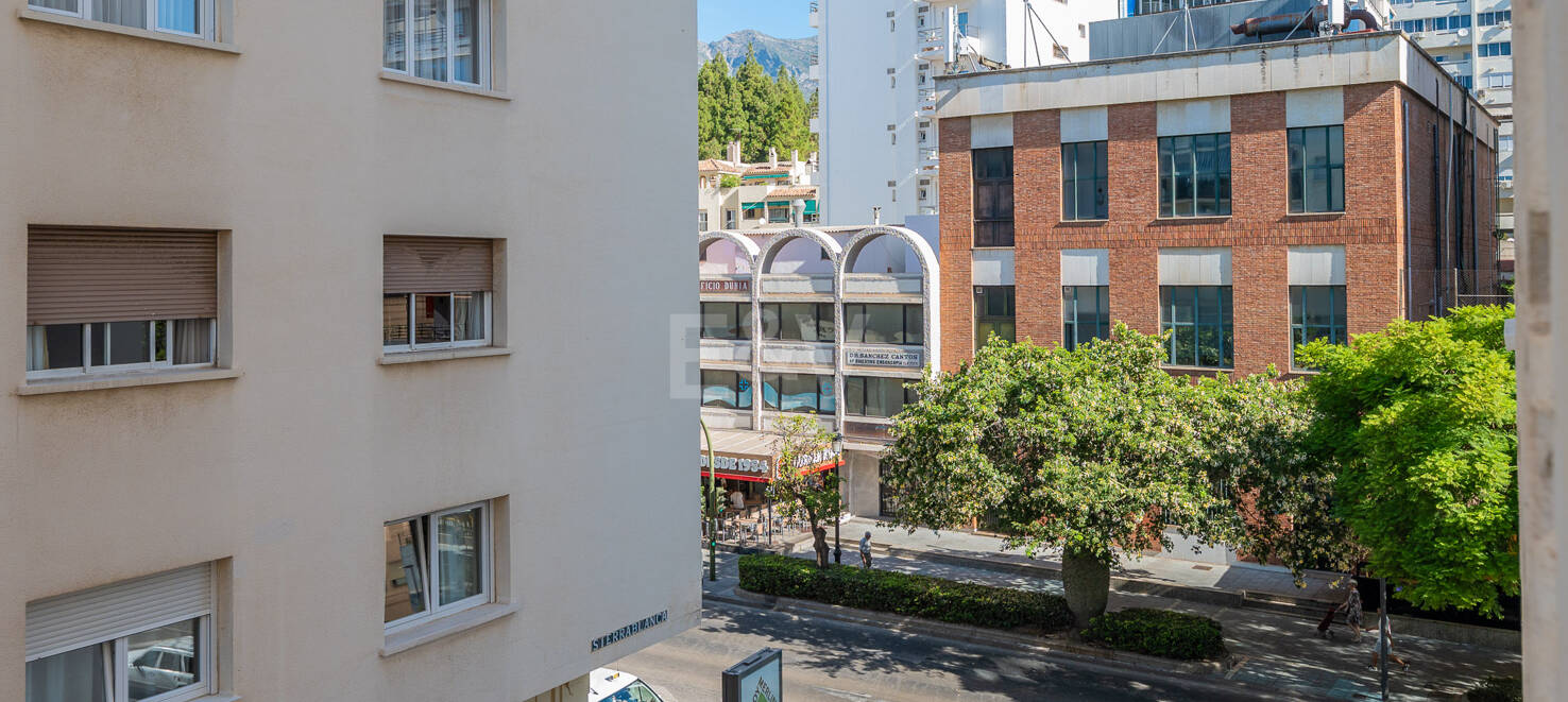 Modernes Apartment mit Privatem Balkon im Lebendigen Zentrum von Marbella