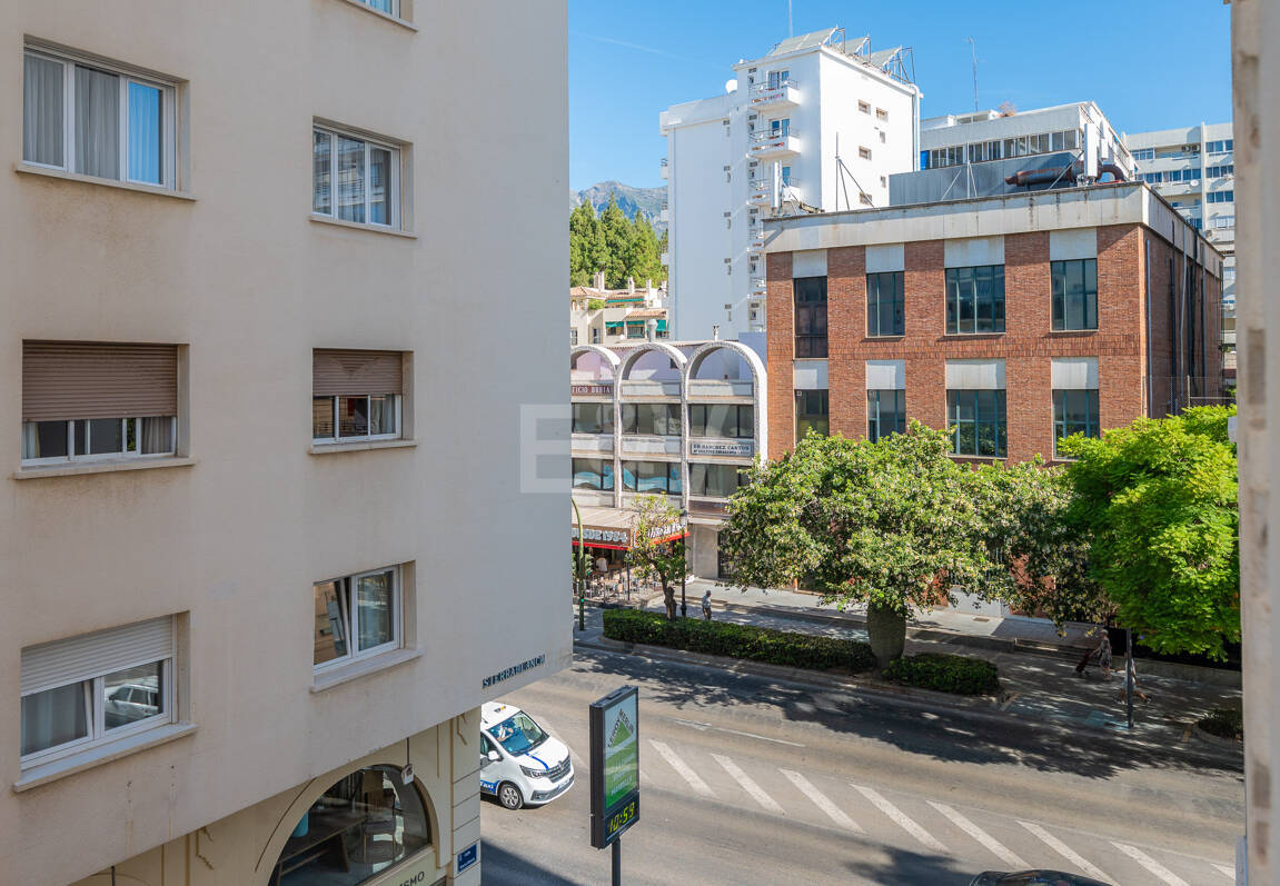 Modern Apartment with Private Balcony in Marbella’s Vibrant Centre