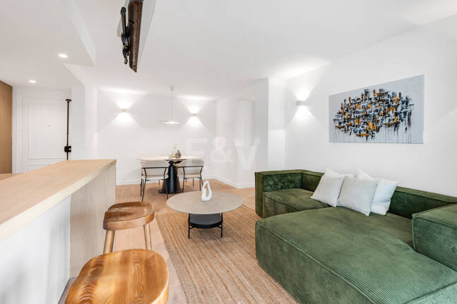 Modern Apartment with Private Balcony in Marbella’s Vibrant Centre