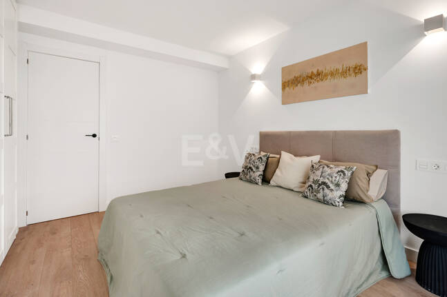 Modern Apartment with Private Balcony in Marbella’s Vibrant Centre