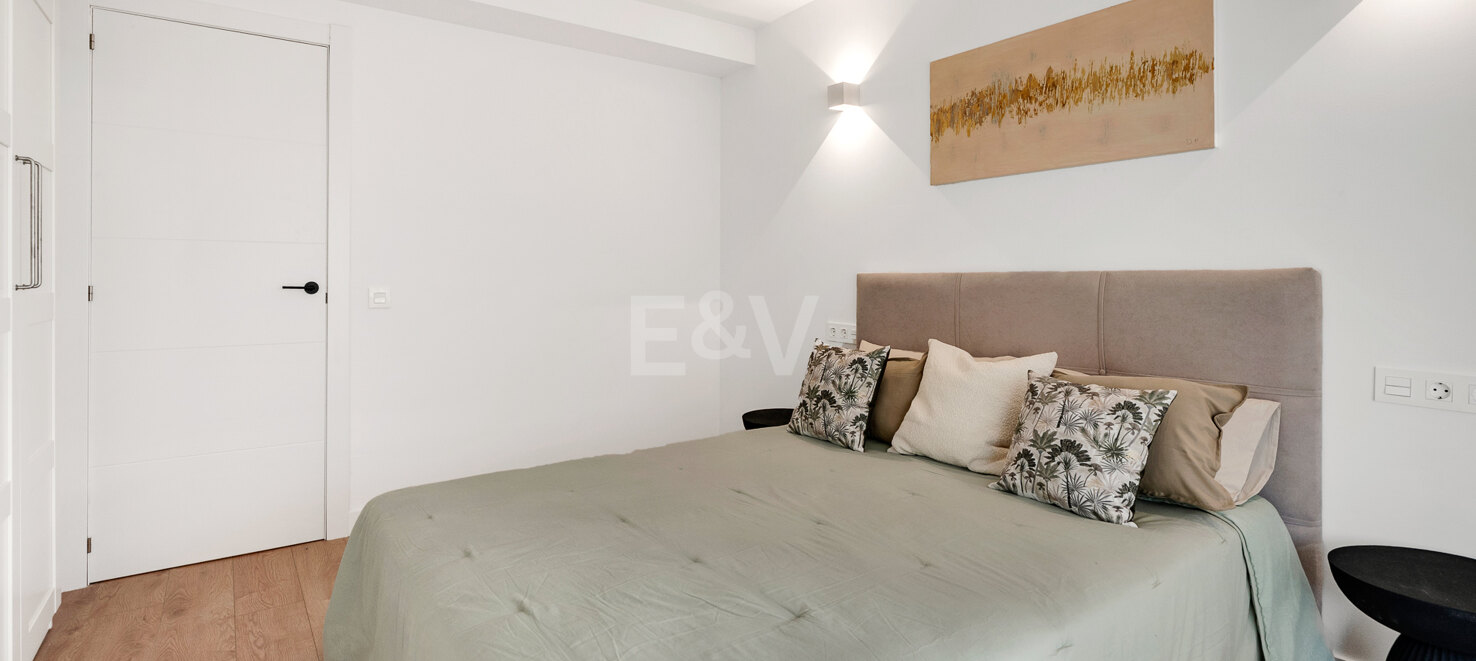 Modern Apartment with Private Balcony in Marbella’s Vibrant Centre