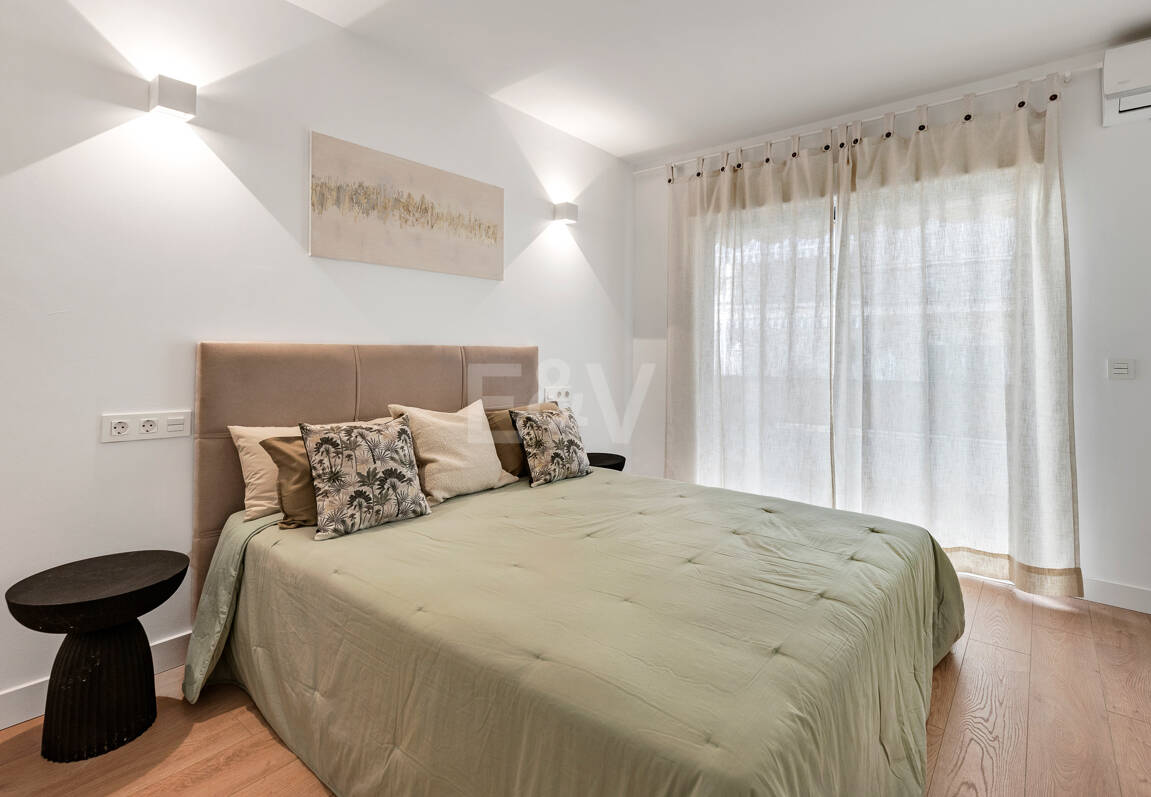 Modern Apartment with Private Balcony in Marbella’s Vibrant Centre