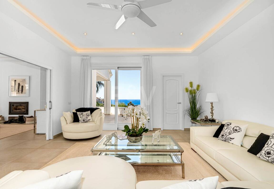 Impresionante villa con vistas al mar