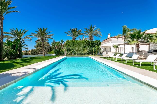 Impresionante villa con vistas al mar